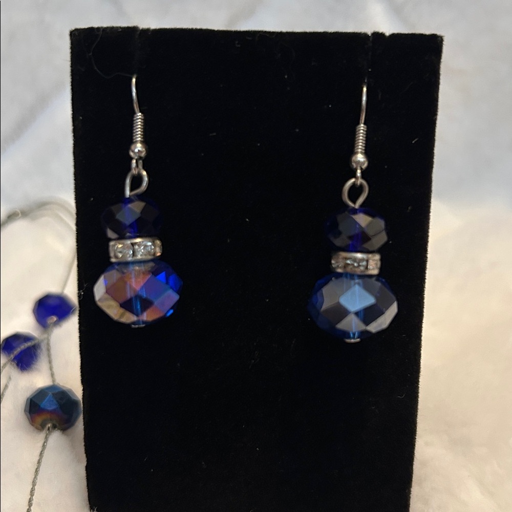 Elegant Blue and Silver Necklace and Earring Set - Picture 3 of 4